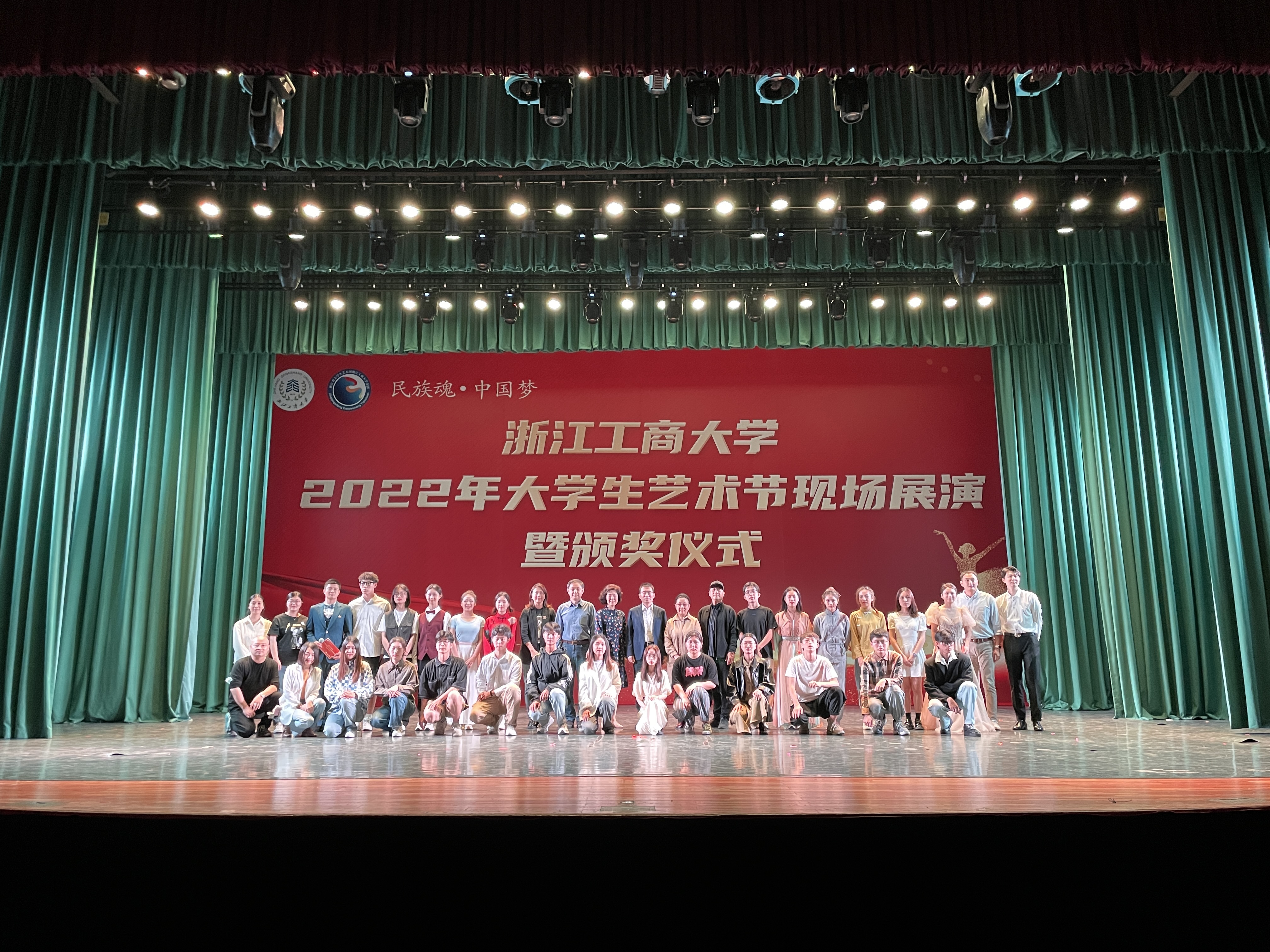 346ea795be4adc3f25345d9c5b65052.jpg