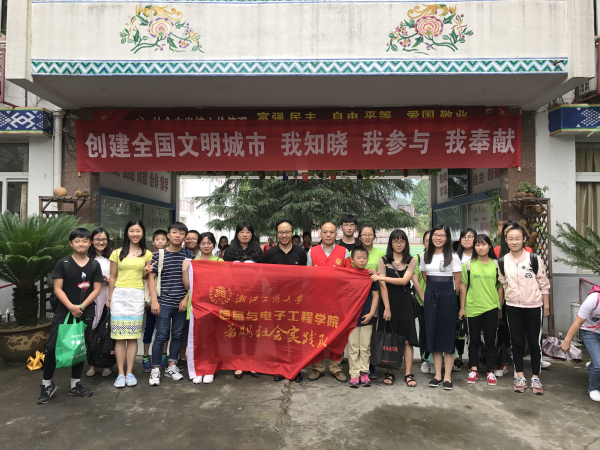 5 鍚堝奖.jpg